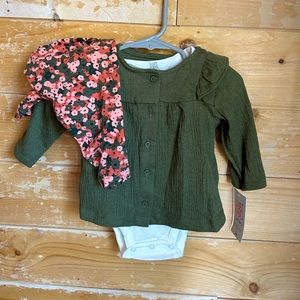 Carters brand infant outfit set